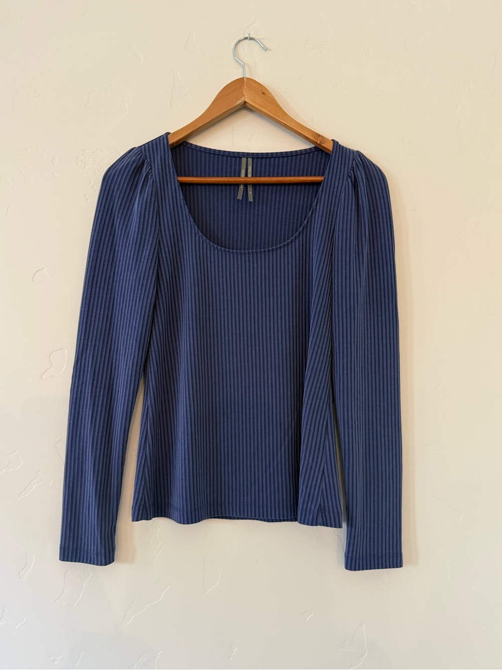 By Anthropologie long sleeve scoop neck ribbed puff sleeve top small